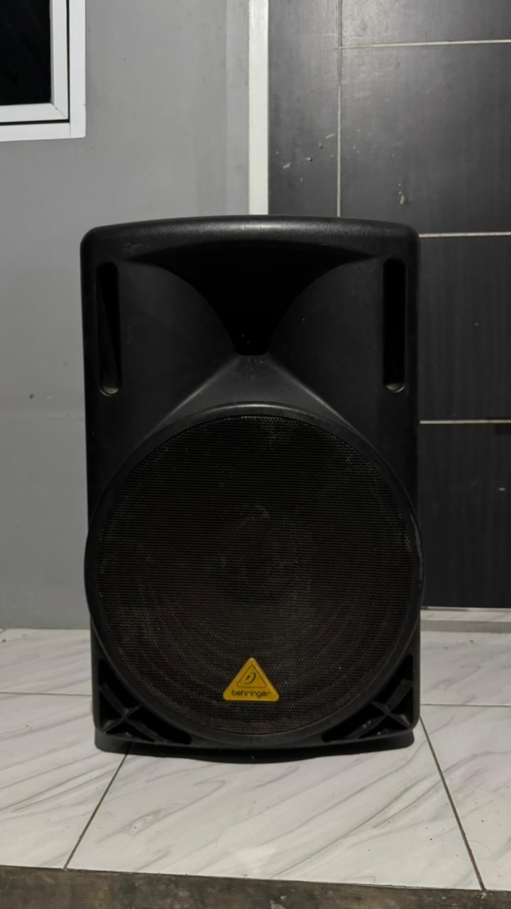 Foto iklan Speaker Aktif Behringer Eurolive B215D 15 Inch 550 Watt Original + Stand 1