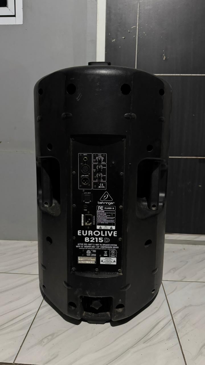Foto iklan Speaker Aktif Behringer Eurolive B215D 15 Inch 550 Watt Original + Stand 2