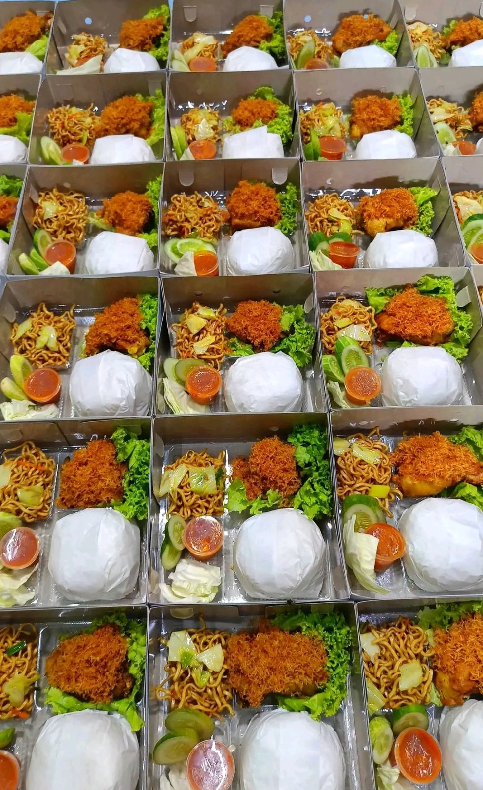 Foto iklan Menerima pesanan Nasi box dan Menu prasmanan 2