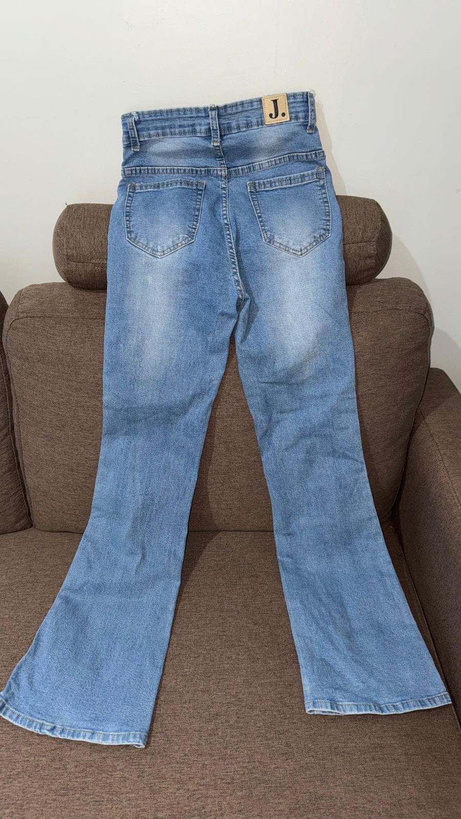 Foto iklan preloved jeans 2